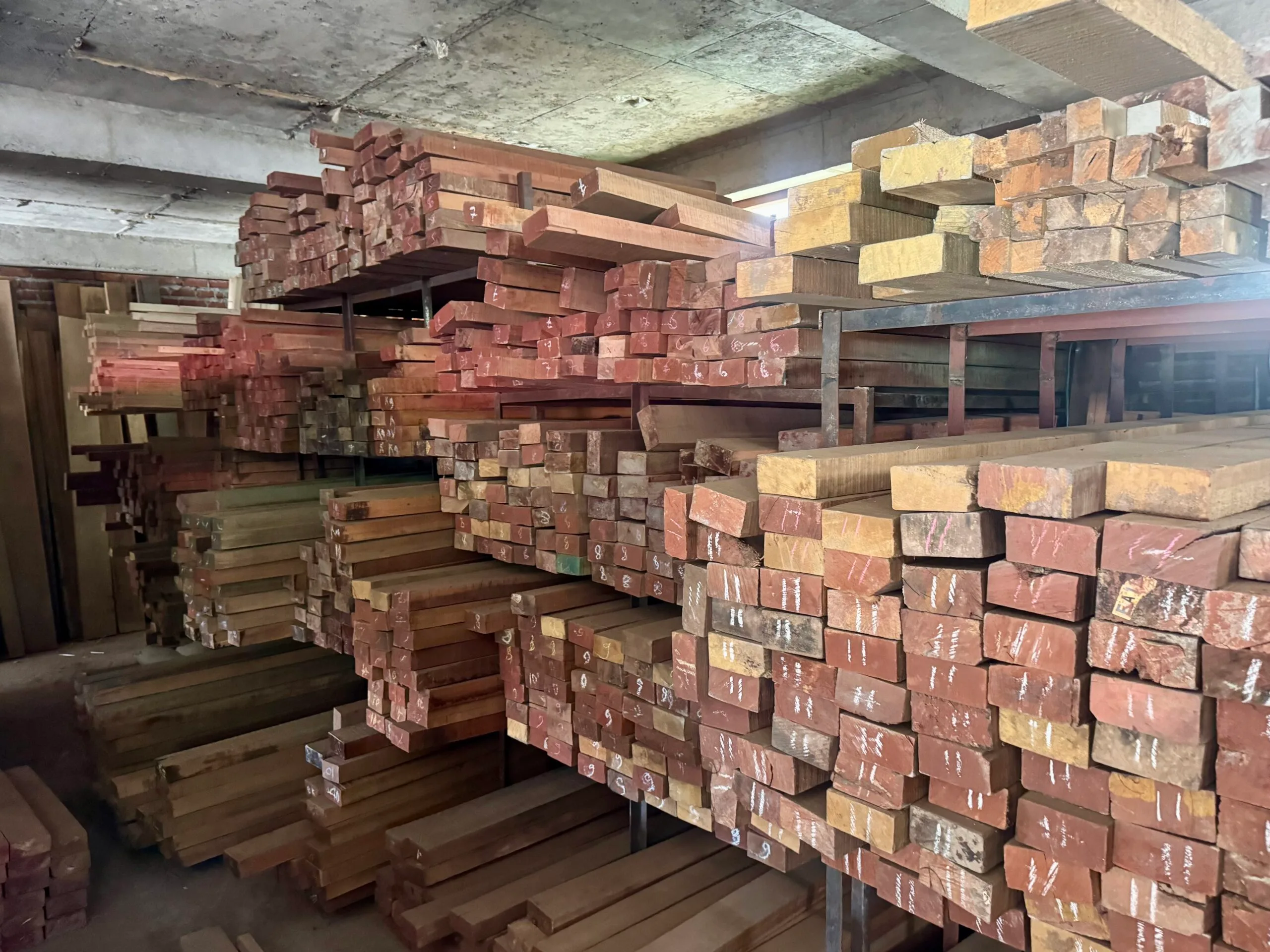 High-quality Kapoor Sal wood available at Kalia Steel Industries